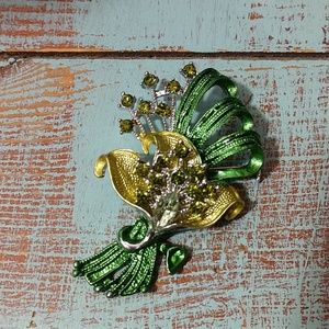 Vintage brooch pin floral silver